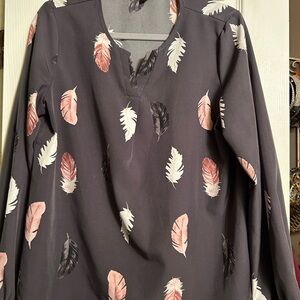 SHEIN Feather Pattern V-Neck Top